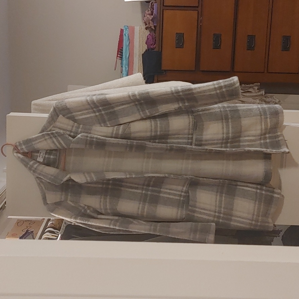 Grey and off-white plaid Shacket